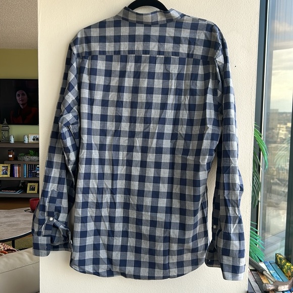 Club Monaco checked slim fit button down - Picture 2 of 4
